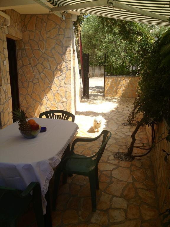 Apartment Nela Фунтана Стая снимка